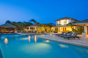 Villa 2486 — Luxury villa for rent in Retreat