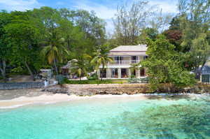 Sandy Retreat — Luxury villa for rent in Mullins Beach