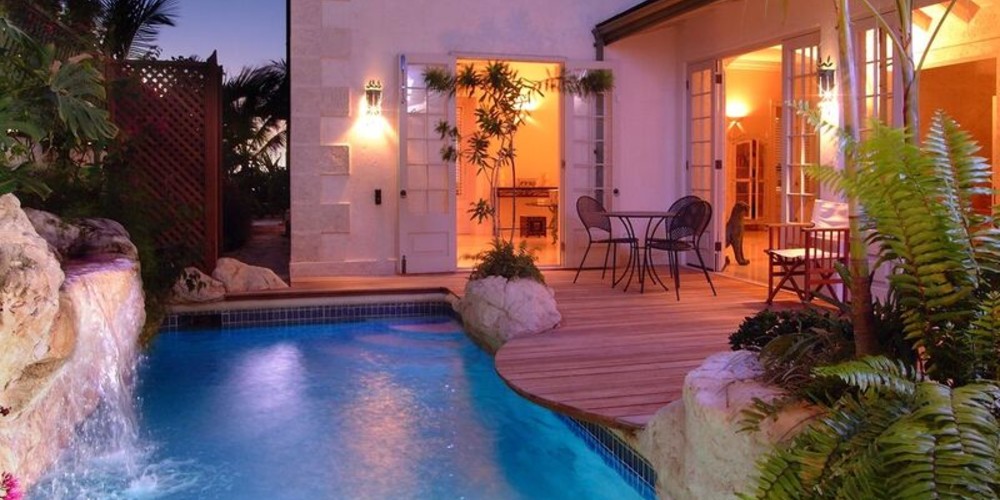 Villa 2525 — Luxury villa for rent in Lower Carlton
